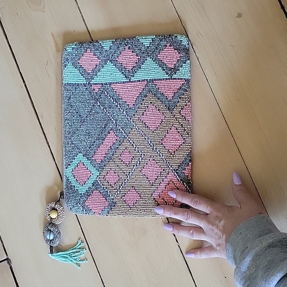 Anthropologie Handbags - Anthropologie Jasper & Jeera Beaded Clutch